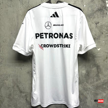 將圖片載入圖庫檢視器 MERCEDES - 2025 AMG Petronas F1 Team Driver Jersey - White
