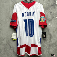 Load image into Gallery viewer, 2020-21 克羅地亞｜主場｜#10 摩迪｜歐國盃 Full Set｜BNWT｜M｜2020-21 Croatia Home #10 MODRIC Euro 2020 vs Scotland ( M )
