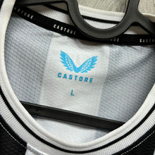 Load image into Gallery viewer, 2022-23 紐卡素｜主場｜球員版｜#14 伊薩｜英超 Full Set｜BNWT｜L｜2022-23 Newcastle Home #14 Isak EPL Version authentic ( L )
