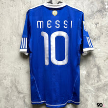 Load image into Gallery viewer, 《 拍賣貨品 》  2010 阿根廷｜作客｜#10 美斯｜2010 世界盃｜95% New｜S ｜2010 Argentina Away #10 Messi 10 World Cup ( S )
