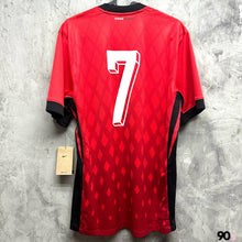 將圖片載入圖庫檢視器 2024-25 香港｜主場｜連印字｜BNWT｜2024-25 Hong Kong Home with Printing ( Multiple Sizes )
