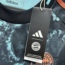 Load image into Gallery viewer, 《 拍賣貨品 》 2024-25 拜仁慕尼黑｜作客｜#9 哈利簡尼｜BNWT｜Asia L
