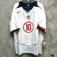 Load image into Gallery viewer, 《原裝復刻》 2004 美國｜主場復刻｜#10 當奴雲｜BNWT｜2004 USA Home #10 Donovan official Reissue ( Multiple Sizes )
