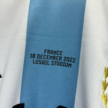 Load image into Gallery viewer, 2022 阿根廷｜2星主場｜2022世界盃决賽｜#10 美斯｜ BNWT｜Asia L｜2022 Argentina Home｜World Cup 2022 Final｜#10 Messi ( Asia L )
