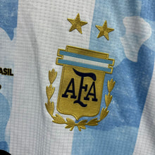 Load image into Gallery viewer, 2021-22 阿根廷｜主場｜球員版｜2021 美洲杯決賽｜#10 美斯｜95% New｜L｜2021-22 Argentina Home #10 Messi authentic 2021 Copa America ( L )
