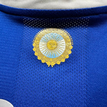 Load image into Gallery viewer, 《 拍賣貨品 》  2010 阿根廷｜作客｜#10 美斯｜2010 世界盃｜95% New｜S ｜2010 Argentina Away #10 Messi 10 World Cup ( S )
