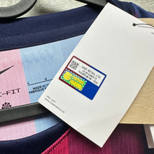 Load image into Gallery viewer, 2026-27 巴塞隆拿｜主場長袖｜BNWT｜2026-27 Barcelona Home L/S ( Multiple Sizes )

