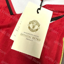 將圖片載入圖庫檢視器 《原裝復刻》1998-99 曼聯｜官方復刻單星歐聯主場長䄂｜連復刻字章｜BNWT｜1998-99 Manchester United Official Retro UCL One Star Home L/S with retro printing( Multiple Sizes )
