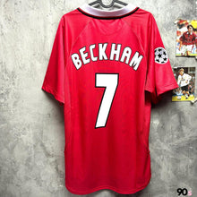 Load image into Gallery viewer, &quot;Original Retro&quot; 1998-99 Manchester United｜Official Retro One Star Europa League Home｜With Retro Engraved Seal｜BNWT｜1998-99 Manchester United Official Retro UCL One Star Home with retro printing(Multiple Sizes) 
