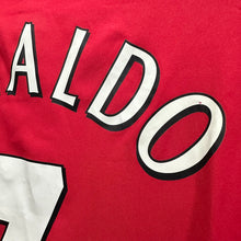 將圖片載入圖庫檢視器 2003-04 曼聯｜主場｜#7 C朗拿度｜BNWT｜L｜2003-04 Manchester United Home #7 Ronaldo ( L )
