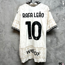 將圖片載入圖庫檢視器 2023-24 AC米蘭｜x Pleasures 第四球衣｜球員版｜#10 里奧｜95% New｜XL｜2023-24 AC Milan x Pleasures Fourth #10 Rafa Leao ( XL )
