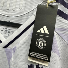 將圖片載入圖庫檢視器 2025-26 曼聯｜作客｜球員版｜BNWT｜2025-26 Manchester United Away Authentic ( Multiple Sizes )
