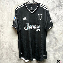 Load image into Gallery viewer, 2022-23 祖雲達斯｜作客｜#18 堅恩｜意甲 Full Set｜更衣室球員版｜90% New｜Size 7｜2022-23 Juventus Away #18 Kean Serie A Version Player Issue ( Size 7 )
