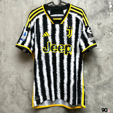 Load image into Gallery viewer, 2023-24 祖雲達斯｜主場｜#9 拉賀域｜意甲 Full Set｜更衣室球員版｜90% New｜Size 7｜2023-24 Juventus Home #9 Vlahovic Serie A Version Player Issue ( Size 7 )
