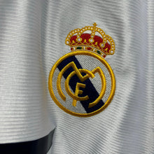 Load image into Gallery viewer, 1999-00 皇家馬德里｜主場｜歐聯冠軍紀念版｜95% New｜L｜1999-00 Real Madrid Home UCL Champion Version ( L )
