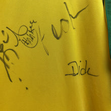 將圖片載入圖庫檢視器 【 Autograph 】 1998-00 巴西｜主場｜隊伍親筆簽名｜ BNWT｜M｜1998-00 Brazil Home Team autograph ( M )
