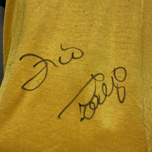 Load image into Gallery viewer, 【 Autograph 】 1982 巴西｜主場｜薛高及施里蘇親筆簽名｜95% New｜M｜1982 Brazil Home Zico &amp; Toninho Cerezo with Autograph ( M )
