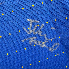 Load image into Gallery viewer, 【 Autograph 】 2010-11 巴西｜作客｜隊伍親筆簽名｜95% New｜L ｜ 2010-11 Brazil Away Team Autograph ( L )
