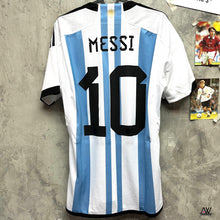 Load image into Gallery viewer, 2022-23 Argentina Home｜2 Star Home｜2022 World Cup Final｜#10 Messi｜ 2022-23 Argentina Home｜World Cup 2022 Final｜#10 Messi ( Multiple Sizes ) 
