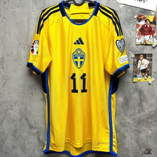 Load image into Gallery viewer, 2022-23 Sweden Home with Official Nameset (Fans)

