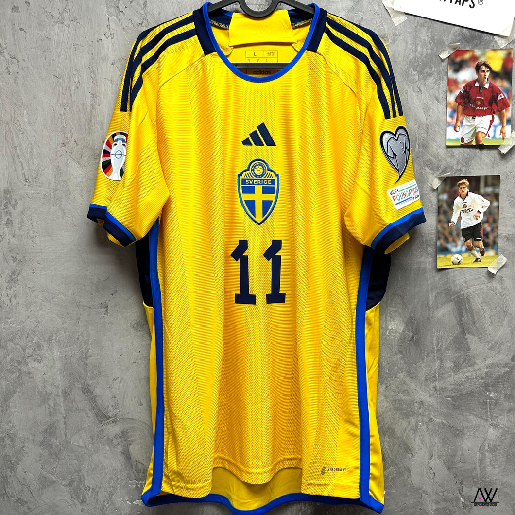 2022-23 Sweden Home with Official Nameset (Fans)
