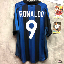 Load image into Gallery viewer, 2000-01 Inter Milan｜Home｜#9 Ronaldo｜80% New｜XL｜2000-01 Inter Home #9 Ronaldo (XL)
