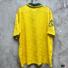Load image into Gallery viewer, 【 Autograph 】 1991-93 巴西｜主場｜隊伍親筆簽名｜ 90% New｜L｜1991-93 Brazil Home Team autograph with Romario , Cereca , Elber etc( L )
