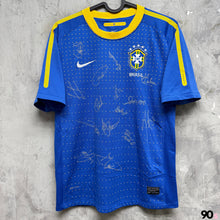 Load image into Gallery viewer, 【 Autograph 】 2010-11 巴西｜作客｜隊伍親筆簽名｜95% New｜L ｜ 2010-11 Brazil Away Team Autograph ( L )
