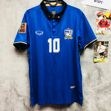 Load image into Gallery viewer, 2016 Thailand｜Home｜#10 Teerasil｜Suzuki Cup Badge｜90% New｜M｜2016 Thailand Home #10 Teerasil Suzuki Cup Badge (M)
