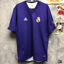 Load image into Gallery viewer, 2001-02 Real Madrid Centenary Third #14 Guti (S)
