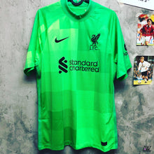 將圖片載入圖庫檢視器 2021-22 利物浦｜GK｜#1 艾利臣｜英超Full Set｜BNWT｜M｜2021-22 Liverpool GK #1 A.Becker (EPL Version) (M)
